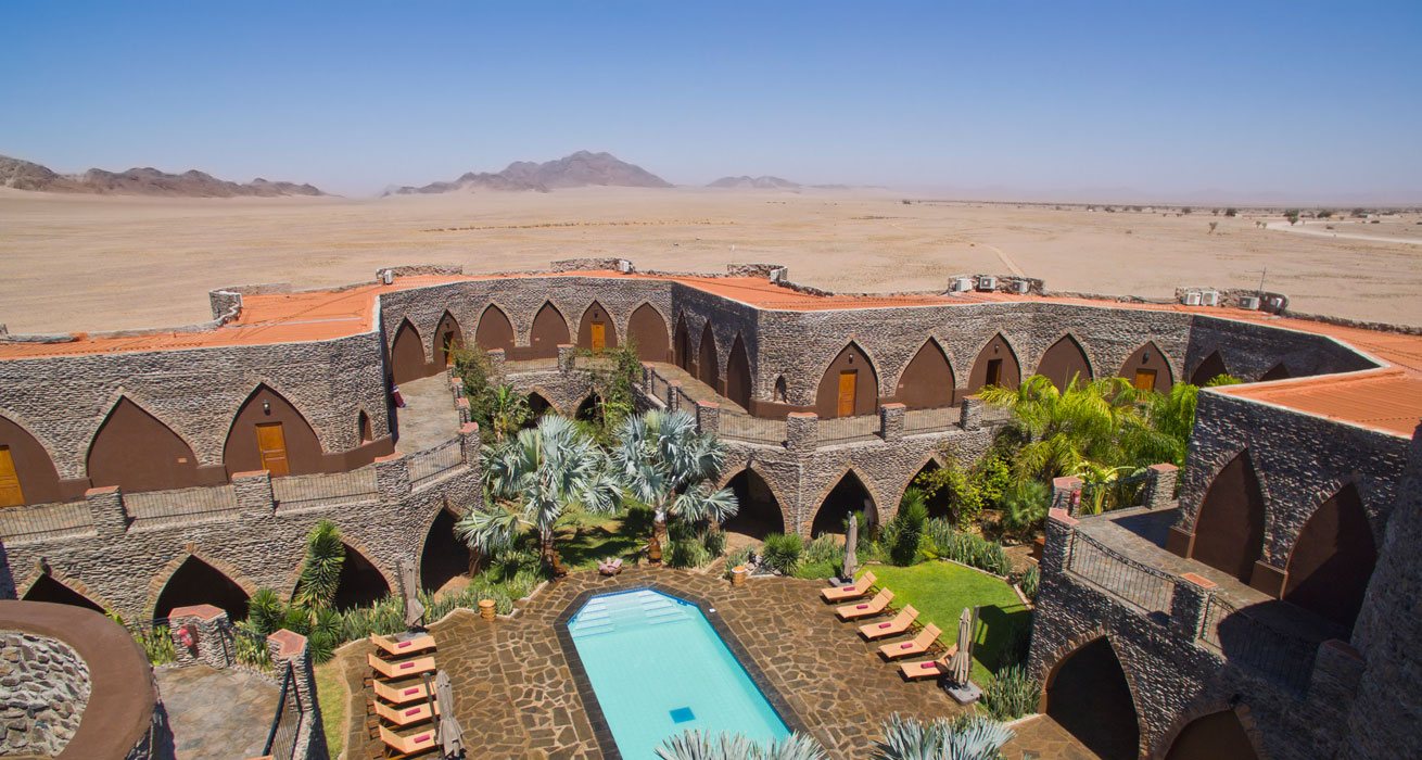 https://www.mirage-lodge.com/wp-content/uploads/2015/12/slide2-1.jpg